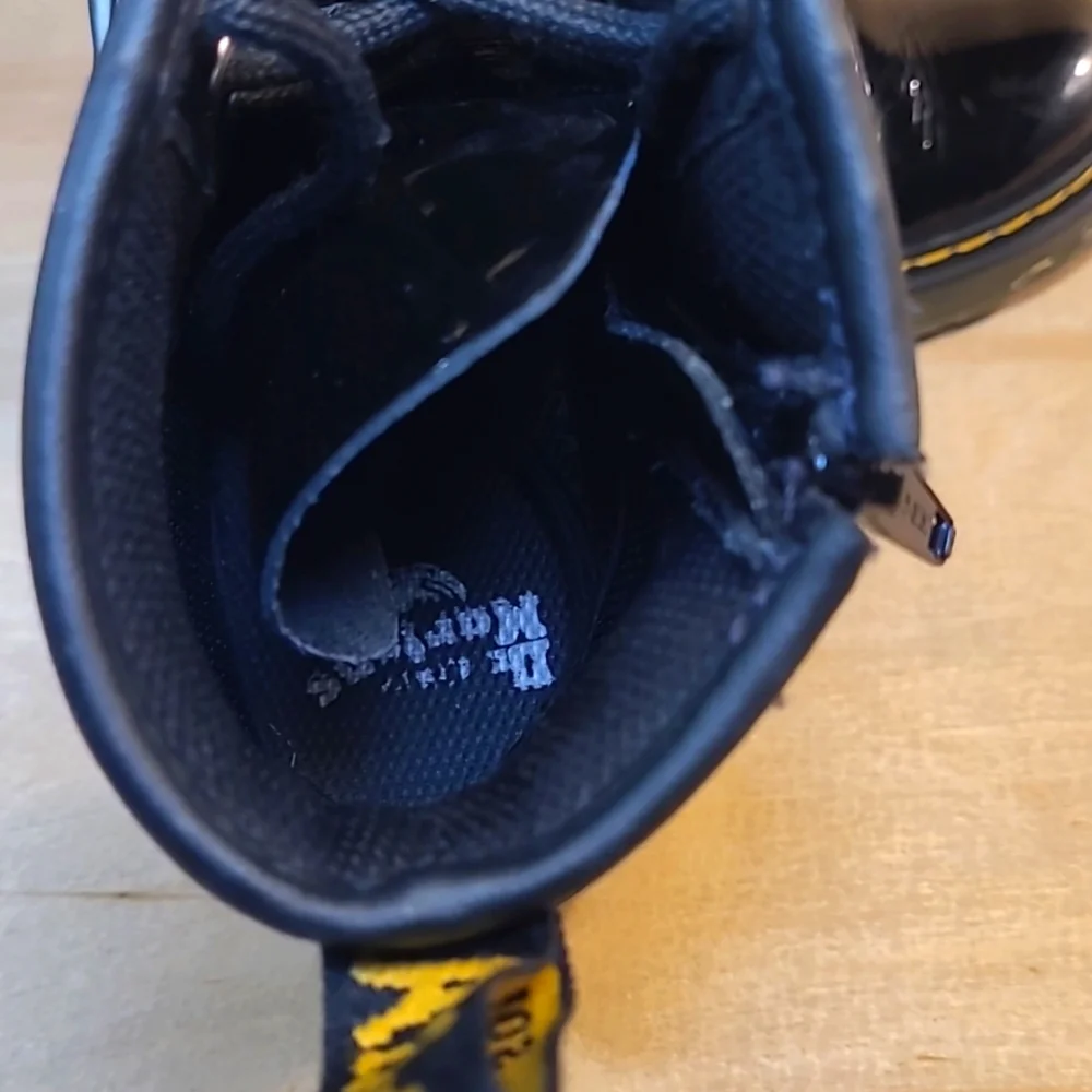 Dr. Martens 1460 J Black Patent Leather Kids Boots Size 1 Youth - Picture 13 of 14